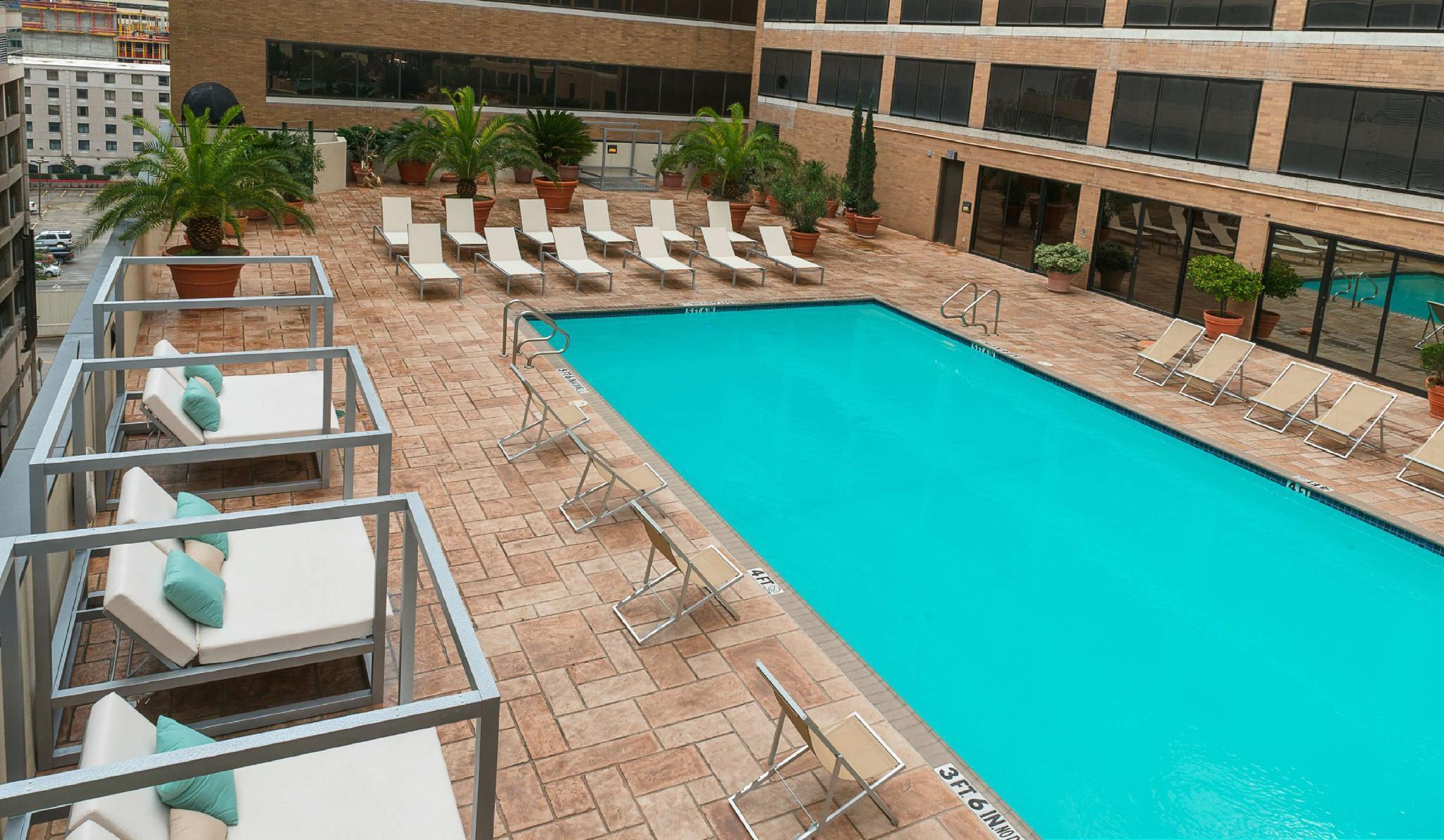 Hilton Plaza/medical Center 4*