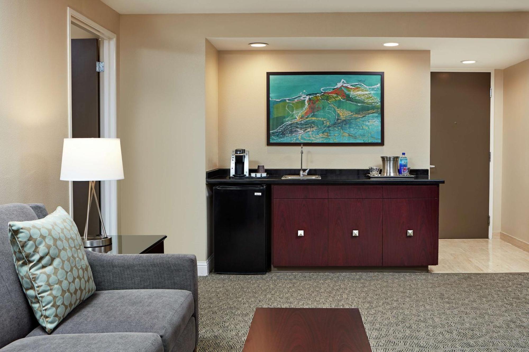 Hilton Plaza/medical Center Hotel 4*